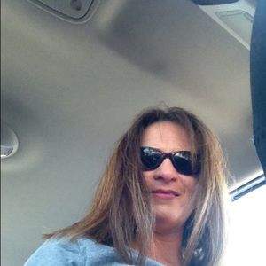 Meet your Posher, Gena